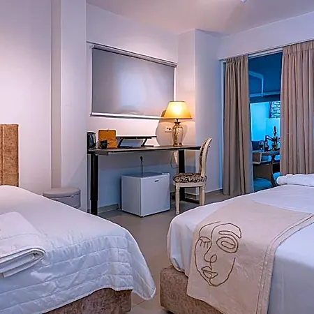 Amina Hotel 3*