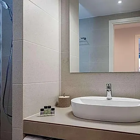 Hotel Amina 3*
